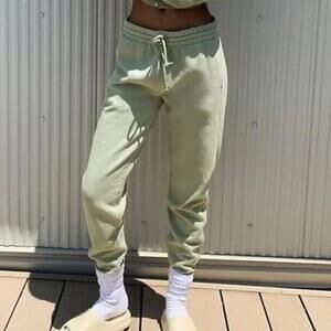 Aritzia TNA AiryAF Fleece Sweatpants